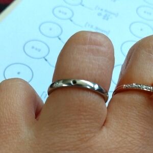 10k White Gold Elegant Gem Band Ring